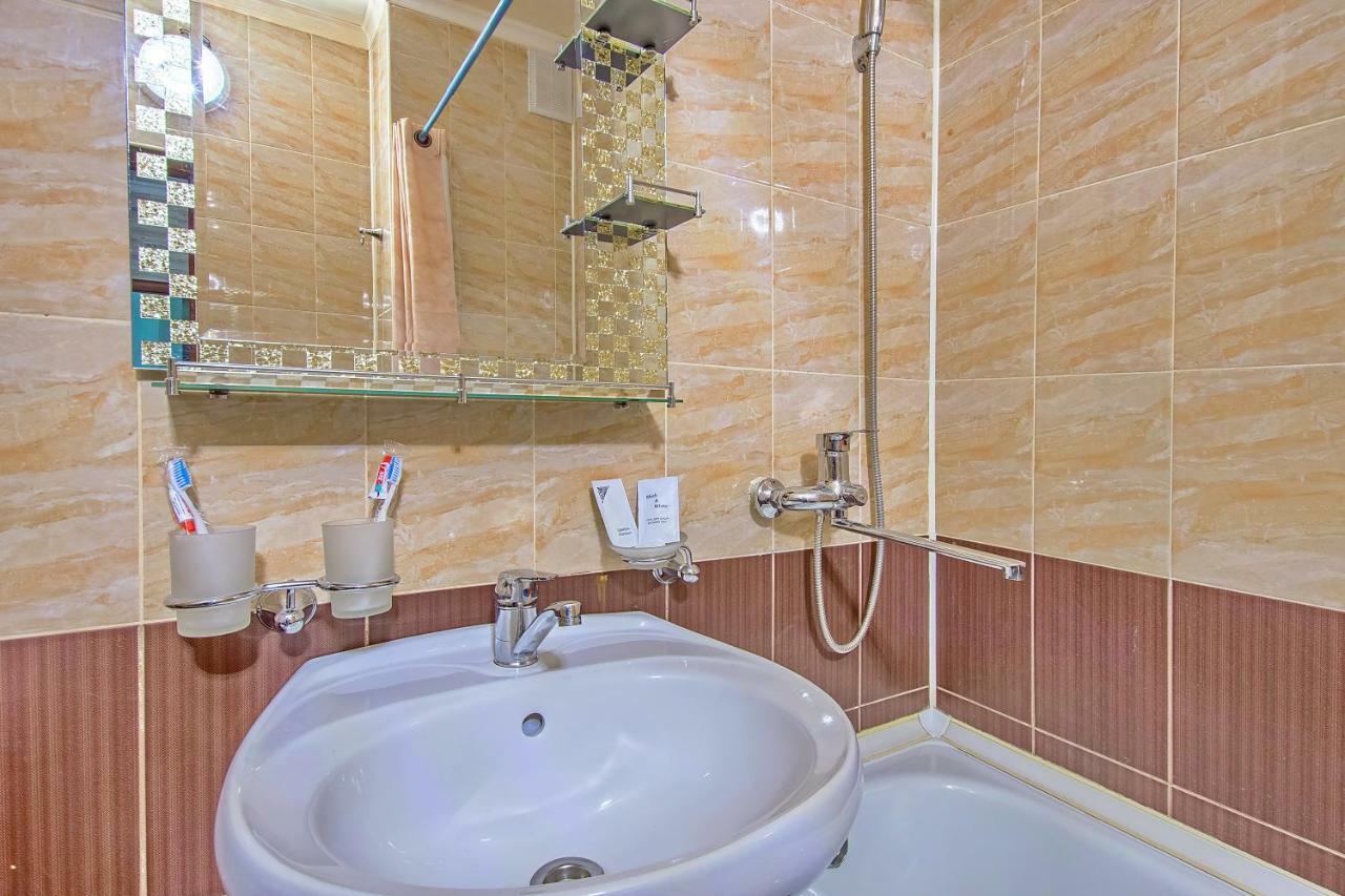 Apartment Cozy On Rozybakiev 145. Atakent