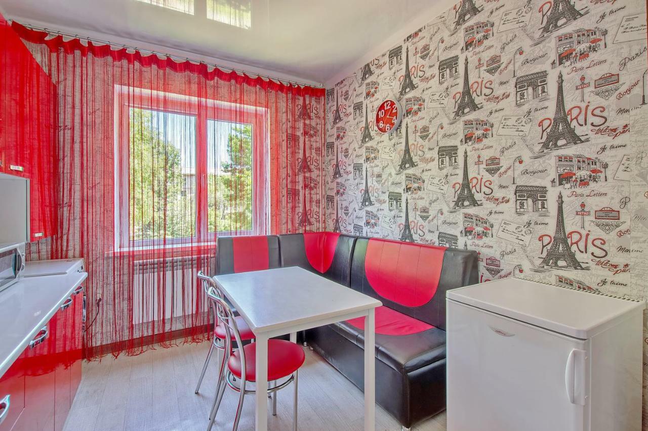 Apartment Cozy On Rozybakiev 145. Atakent
